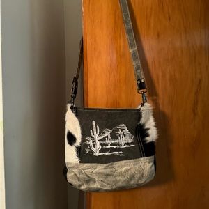Myra crossbody bag